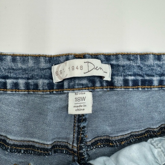 EST. 1948 Denim - Hi-rise - super cute. (A) - Picture 2 of 4